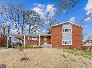 5904 Chestnut Hill Rd, College Park, MD 20740