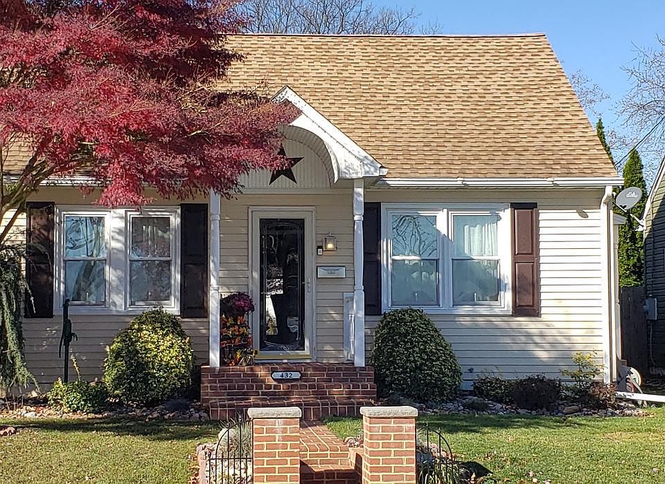 1st image of 432 Moul Ave