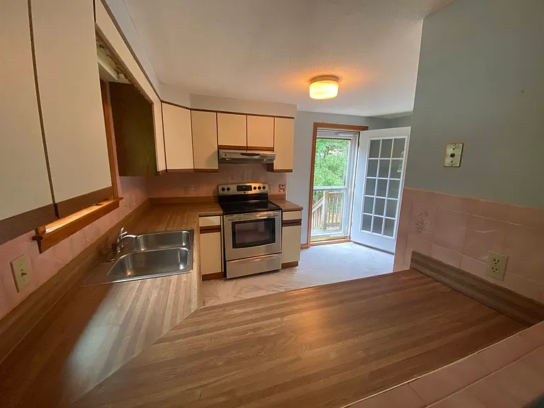 39 Jefferson Ave #1 — Photo 3