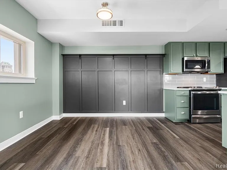 525 W Lafayette Blvd #C21 — Photo 9
