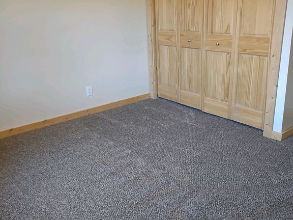 5th image of 155 Mulligan Ln #1