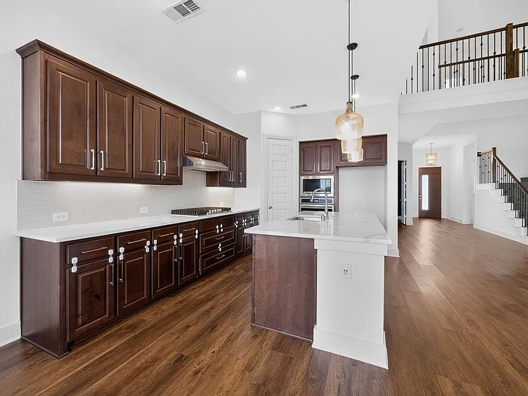 1104 Saratoga Rd — Photo 10