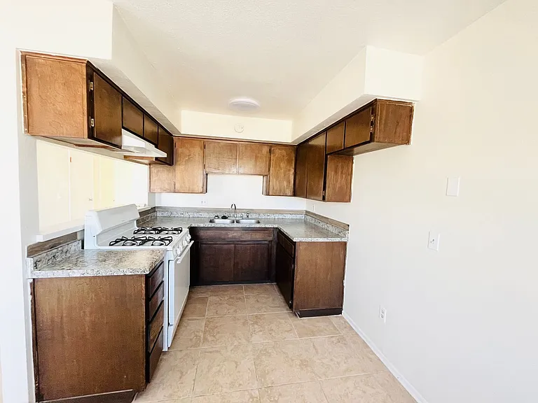 2572 W Main St — Photo 4