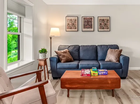 61 Farley Ln #1, Bristol, VT 05443