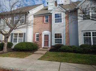 42 Colleen Ct, Kendall Park, NJ 08824