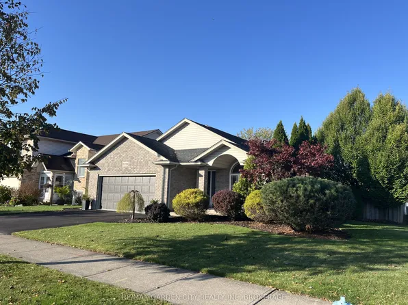 7059 Parkside Rd, Niagara Falls, ON L2H 3L6