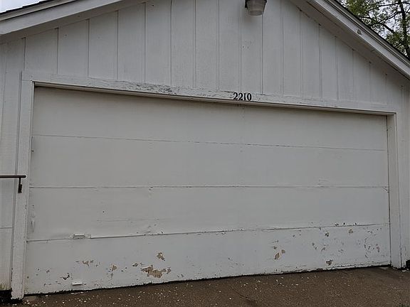 3rd image of 2210 11th Ave