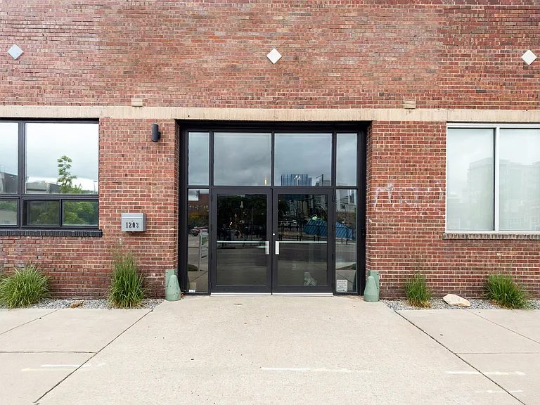 1203 24th St — Photo 35
