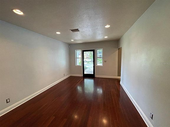 3rd image of 3903 W Corona St