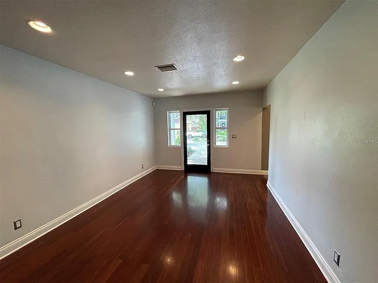 3903 W Corona St — Photo 4