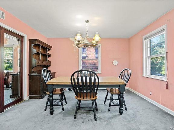 5th image of 219 Clunie Ave