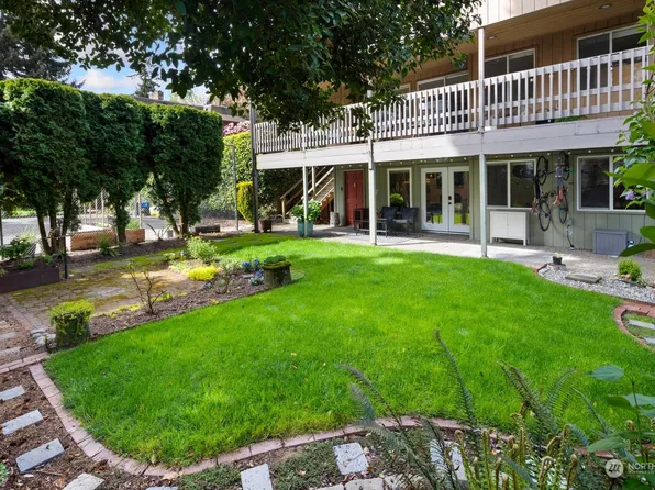 2320 49th Avenue SW #2320, Seattle, WA 98116