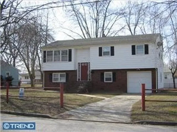 153 N River Dr, Pennsville, NJ 08070