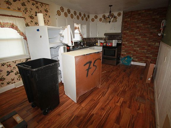 5th image of 409 S 4th Ave