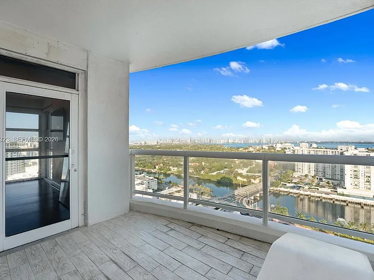 4201 Collins Ave #2301 — Photo 8