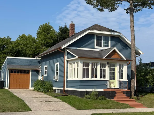 349 N 6th St, Rogers City, MI 49779