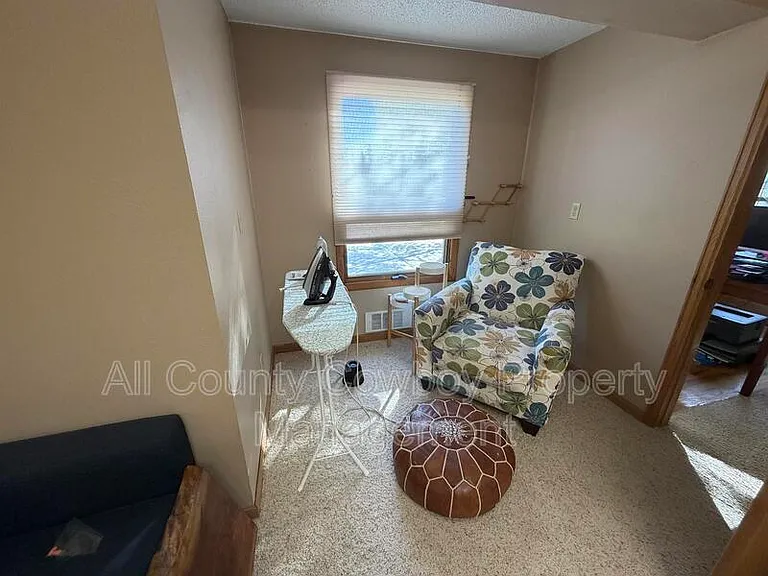328 Stuart St — Photo 17