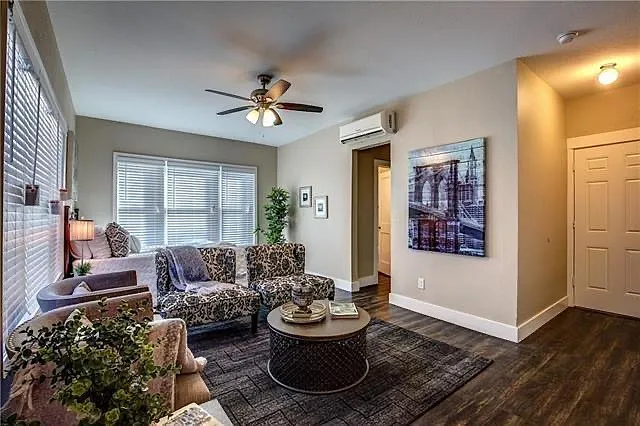 615 N Marsalis Ave #3 — Photo 2