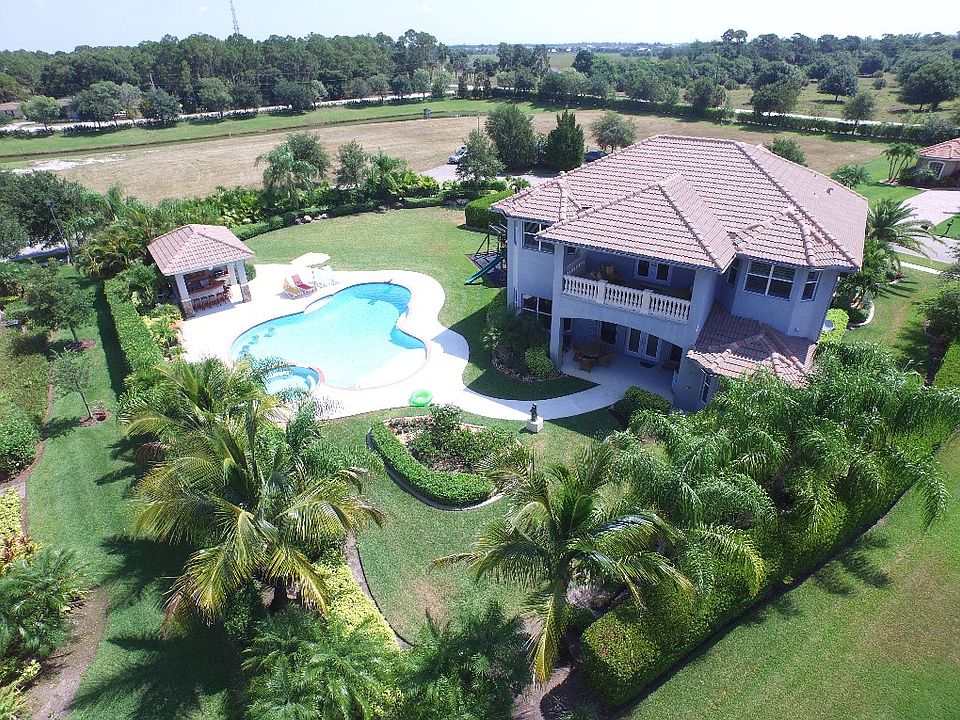 1st image of 615 Caroline Dr