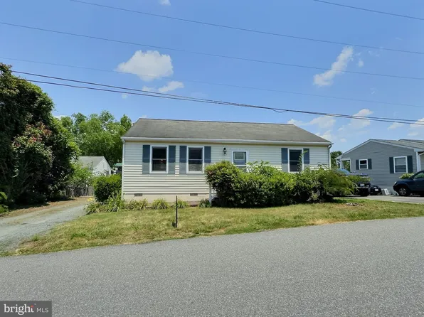 1303 Knoll St, Charlottesville, VA 22902