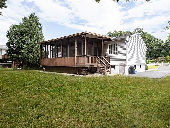 5th image of 25 Fonda Dr