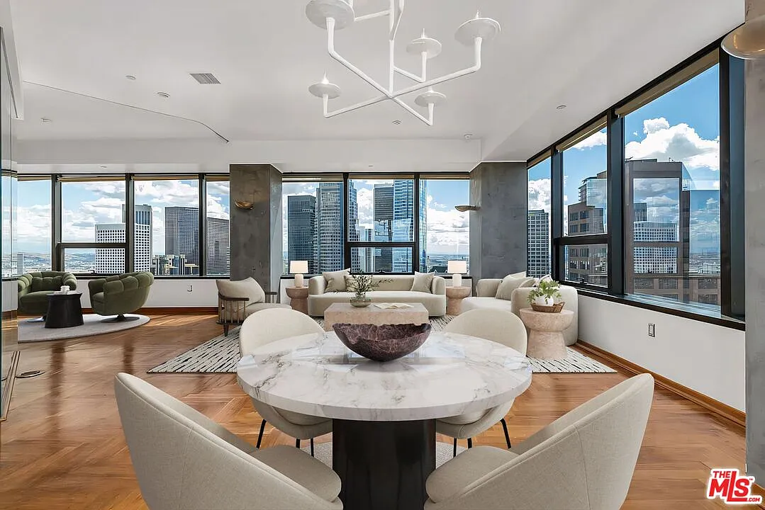 2 bed, 1.0 bath, 1140 sqft, $4,100 — Photo 1