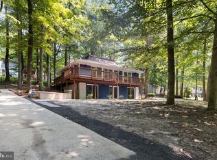 490 Cardinal Dr, Lusby, MD 20657