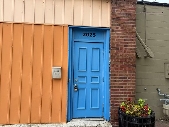 5th image of 1030 Mound St