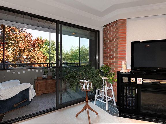5th image of 1490 A Gordon Dr #201
