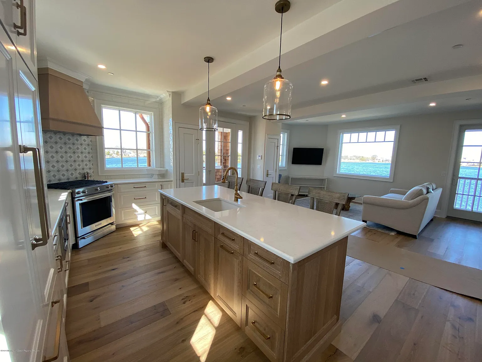 2 bed, 2.5 bath, $16,000 — Photo 3