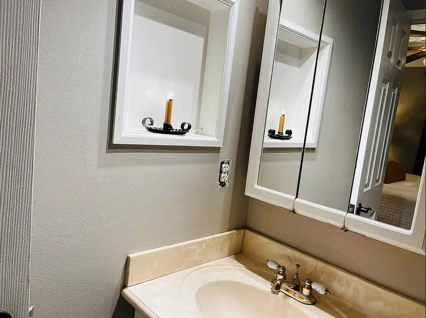 Buckeye Pride: A Beautiful 3 Bedroom Ranchclose To A Hospital — Photo 2