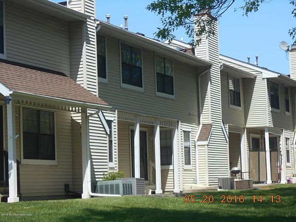 2nd image of 1102 Arlington Dr #2