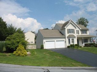 208 Fox Hollow Rd, Pottsville, PA 17901