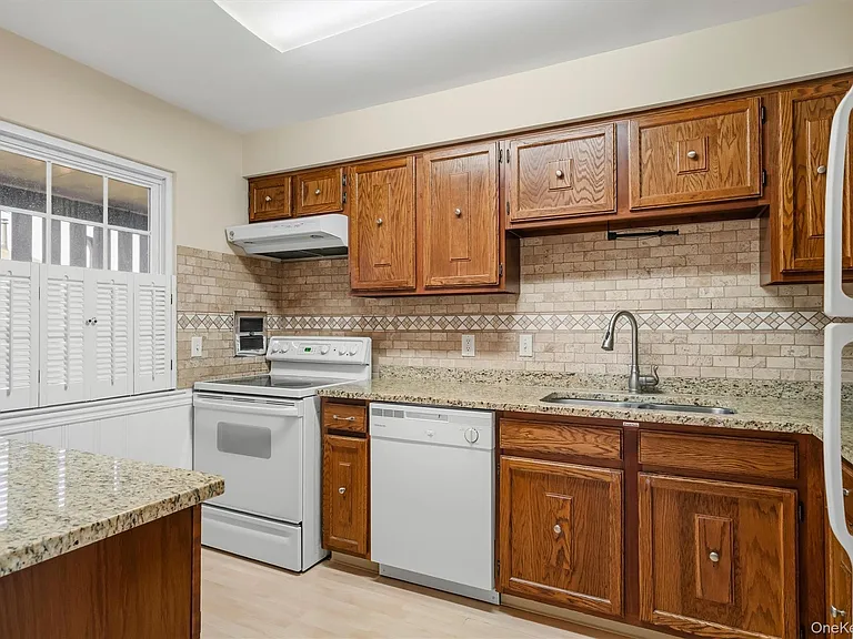 39 Weathervane Dr #24 — Photo 9