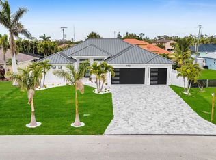 1927 SW 37th Ter, Cape Coral, FL 33914