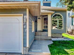 247 NE Shawinigan Dr SW, Calgary, AB T2Y2Y4