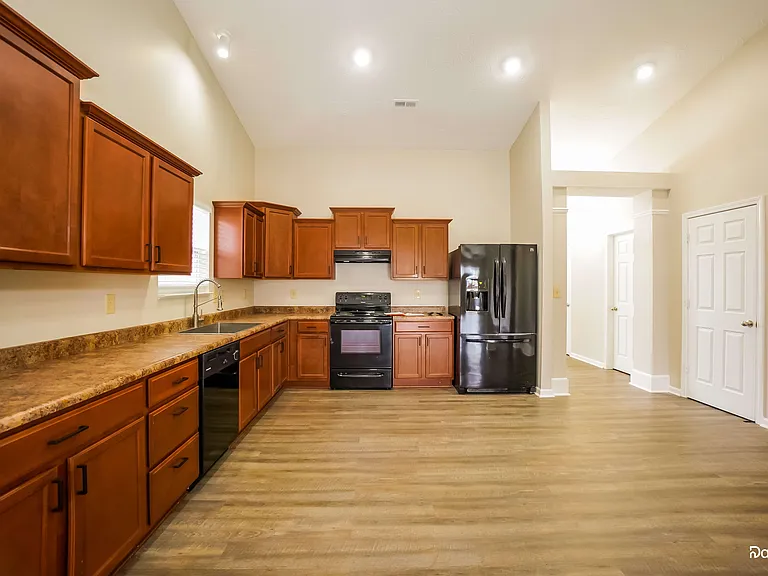7642 Bolero Dr — Photo 3