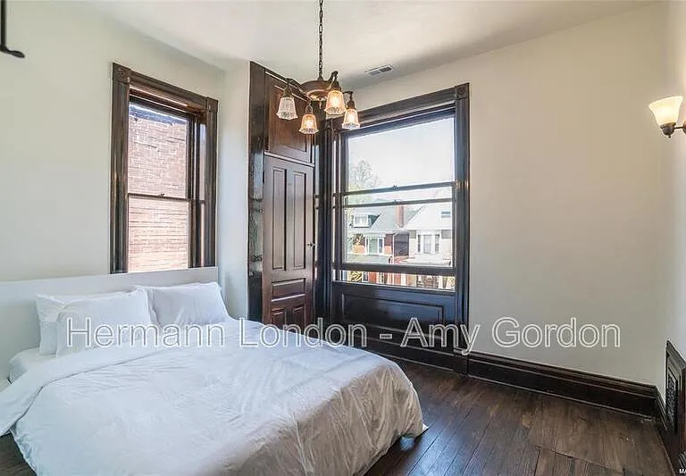 3922 Castleman Ave — Photo 29