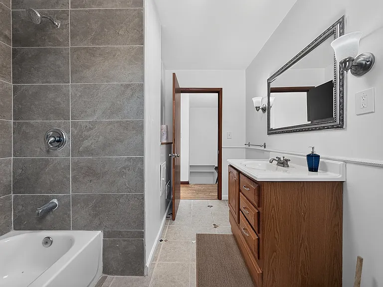 1705 E Granet Ave — Photo 21