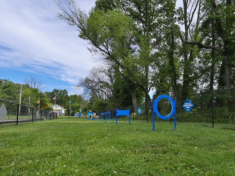Gwynnbrook Townhomes — Photo 11