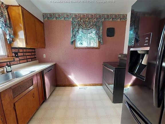 4th image of 917 Overlook Way