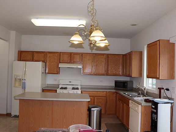 2nd image of 11740 Glenn Cir