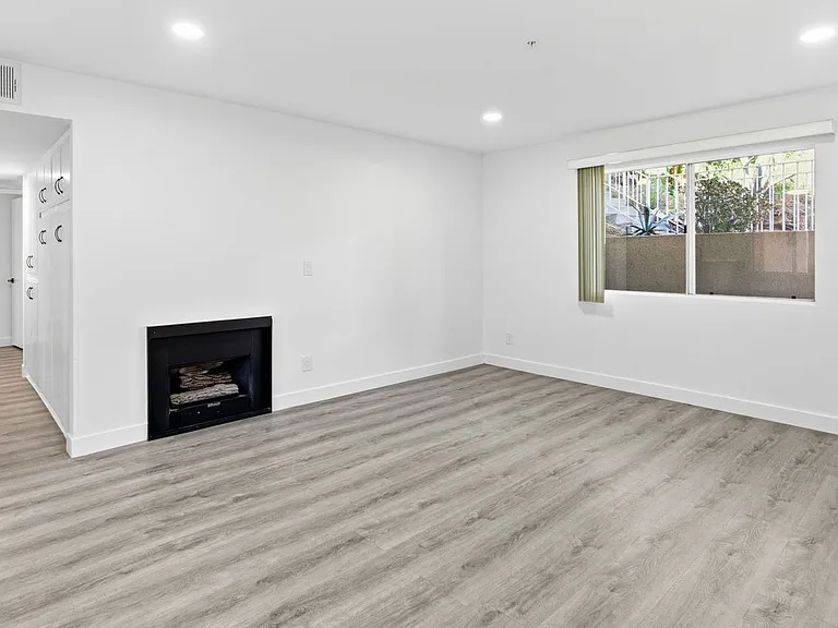 2030 Ivar Avenue — Photo 3