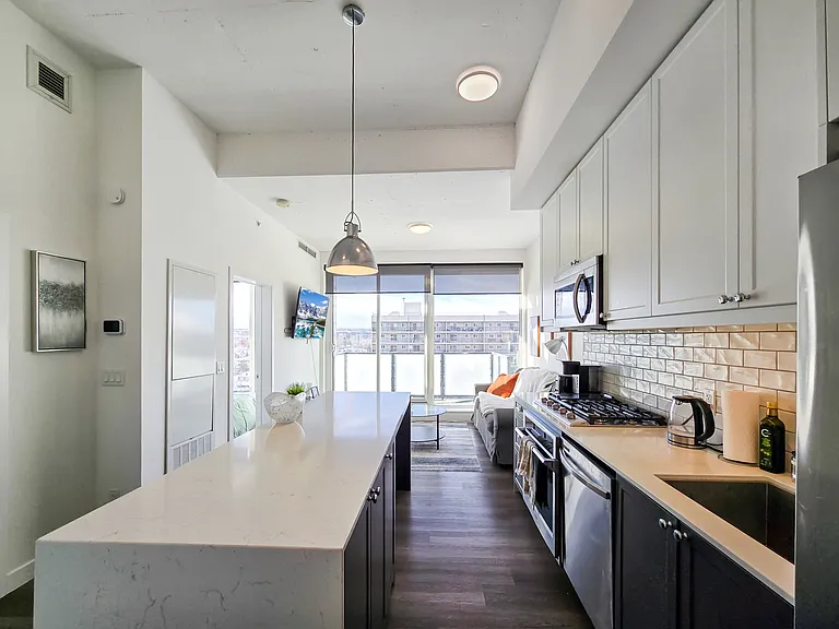 327 9a St NW #910 — Photo 7