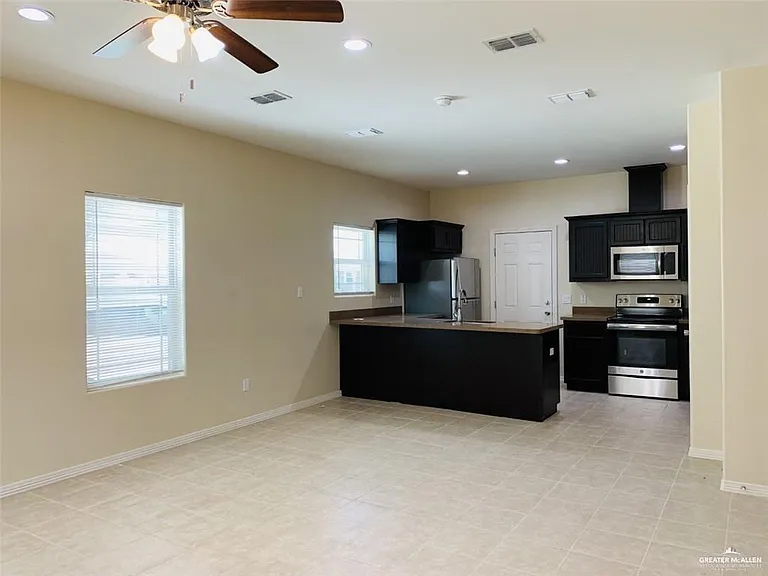 2706 E Garfield Ave #3 — Photo 2