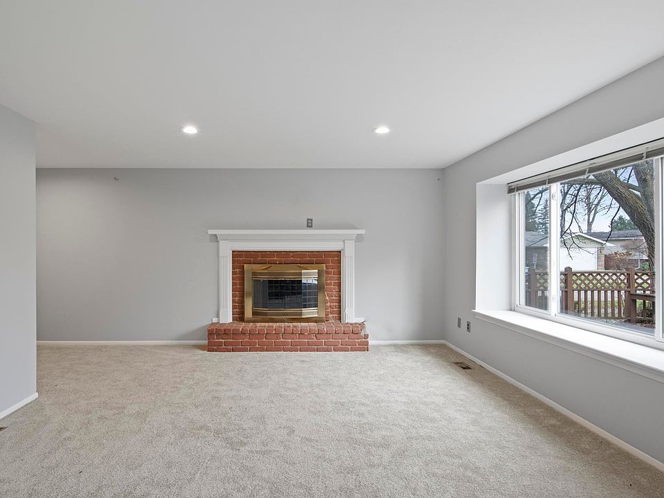 46749 Camelia Dr, photo 12