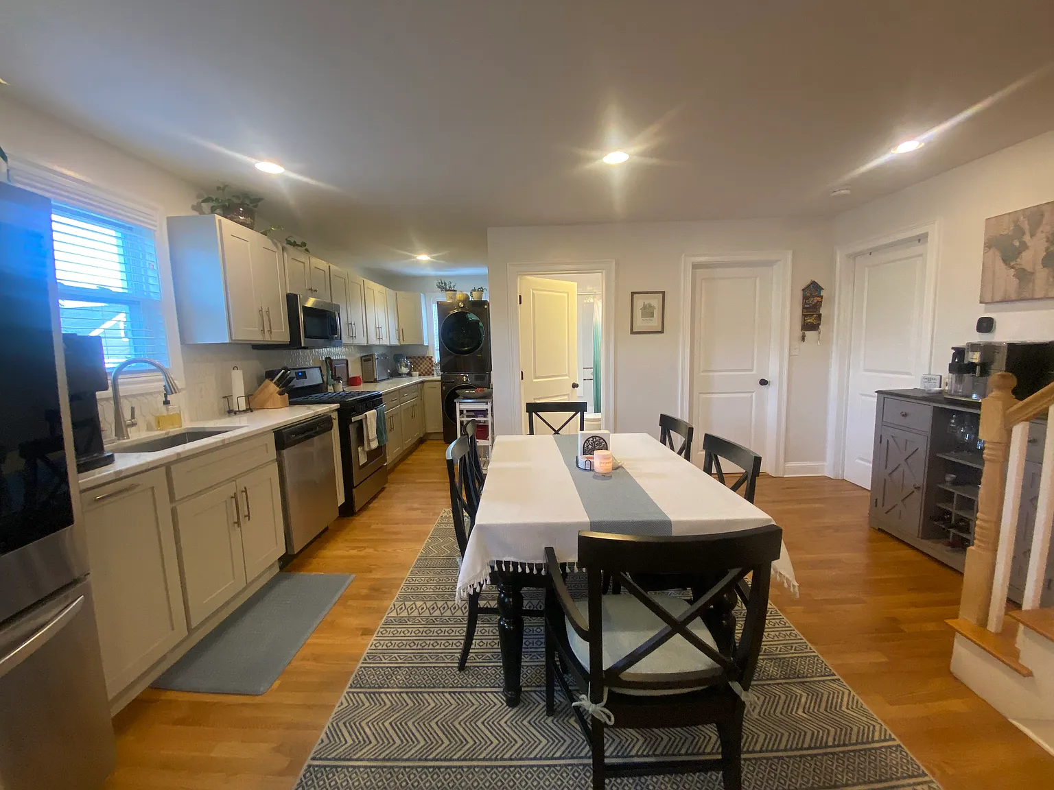 3 bed, 1200 sqft, $3,500 — Photo 4