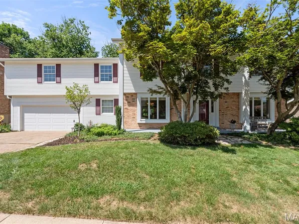 1806 Summer Lake Dr, Chesterfield, MO 63017