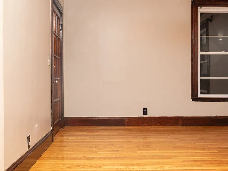 10-12 Payson Ave #2 — Photo 4