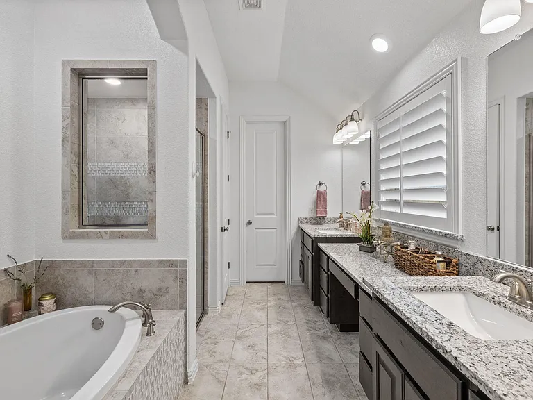 3824 Ashbury Rd — Photo 10